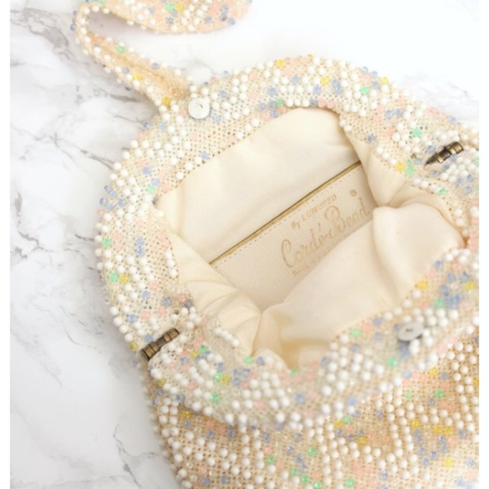 SOLD ON ETSY! 💔 1960s pastel beaded wristlet - Picture 6 of 8